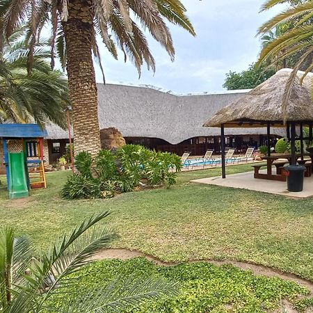 Ombinda Country Lodge Outjo Zewnętrze zdjęcie